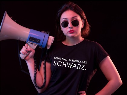 Schwarz