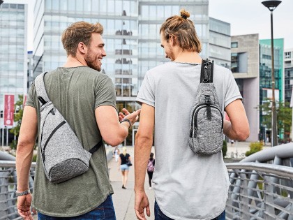 Taschen, Accessoires & Gutscheine